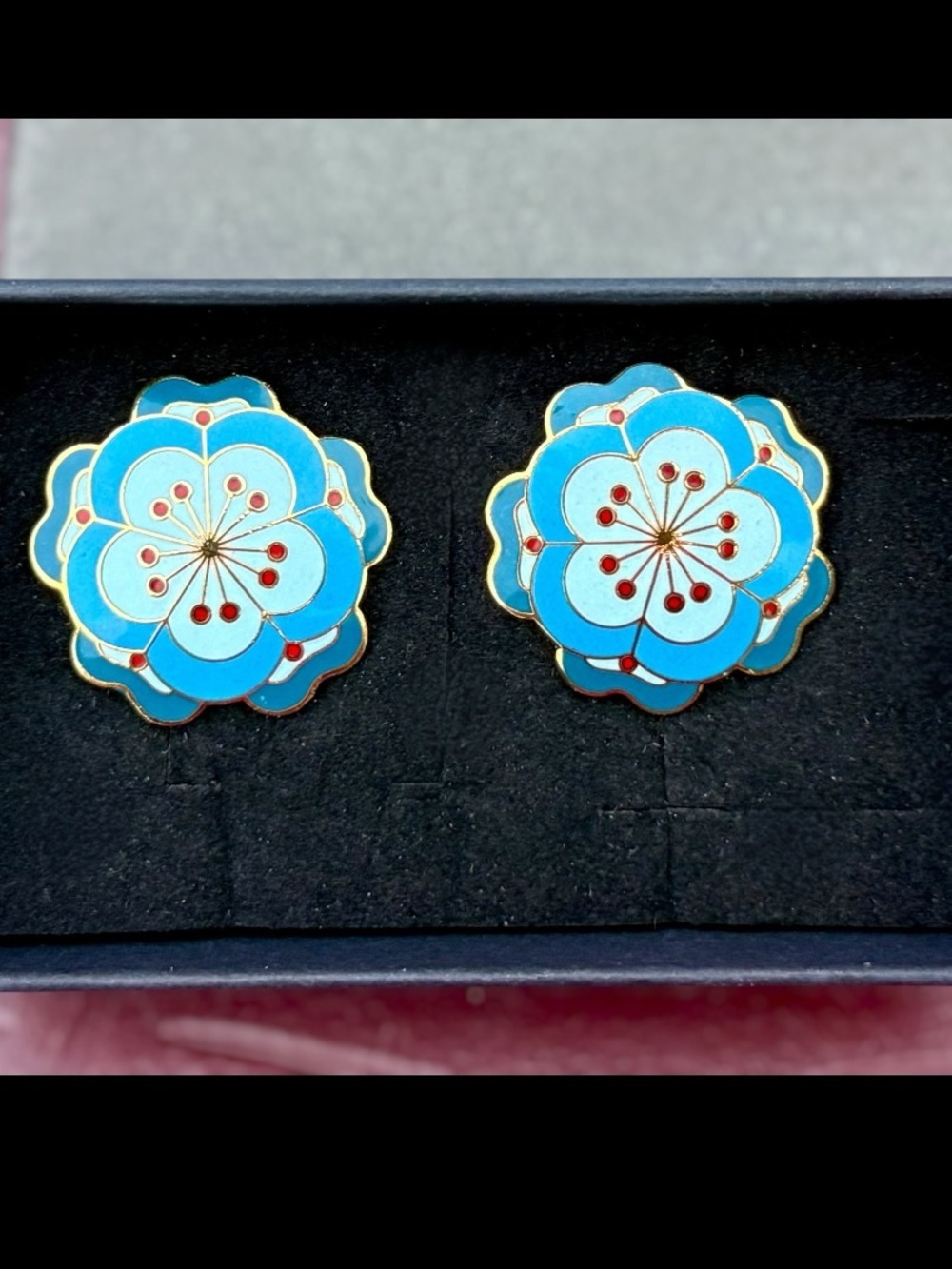 Vintage Metropolitan Museum of Art MMA Enamel Flower Clip Earrings Blue Floral